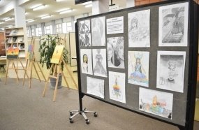 Biblioteca da Unoesc recebe exposição de trabalhos produzidos na Oliejho Cultural