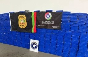 Motorista é preso com mais de 400 kg de maconha em caminhão na SC-305
