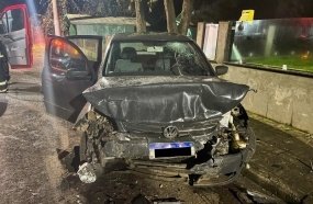 Colisão contra veículo estacionado deixa motorista ferido em Irani