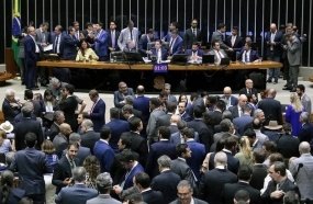 Presidente veta projeto de lei que amplia número de deputados