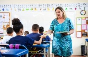 Professores da rede estadual terão reajuste de 11% e bônus por desempenho