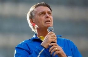 Bolsonaro é alvo de buscas da Polícia Federal e terá que usar tornozeleira 