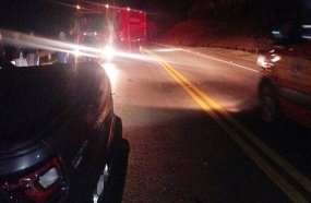 Mulher é levada ao hospital após colisão na SC-135 