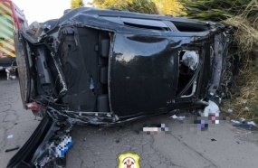 Capotamento deixa dois jovens mortos e um ferido na SC-135