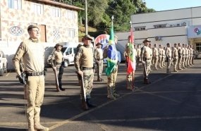 Polícia Militar celebra Data Magna de SC com promoções e homenagens 
