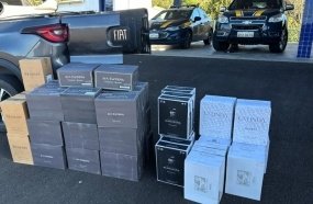 Polícia Rodoviária Federal apreende 300 garrafas de vinho na BR-153