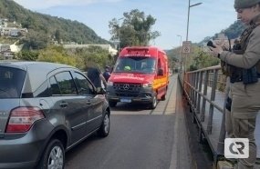 Pedestre fica ferido após ser atropelado na cabeceira da ponte em Herval