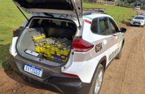 Carro batido é abandonado com 78 kg de maconha em Erval Velho
