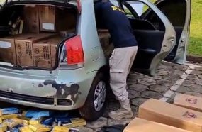 Veículo abarrotado com cigarros é apreendido após tentar fugir da PRF