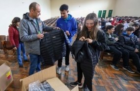 Governo de SC irá entregar uniformes escolares para mais de 200 mil estudantes
