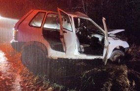 Colisão frontal mata motorista e deixa mulher ferida na BR-470