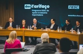 FIESC lança pacote de apoio às indústrias afetadas pelo tarifaço dos EUA
