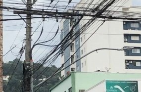 Vereador apresenta projeto para remoção de fiação abandonada nos postes de Joaçaba