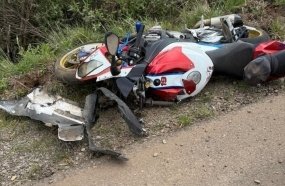 Motociclista de 32 anos morre após sair da pista na SC-135