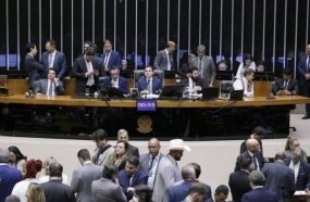 Deputados de SC votam a favor da proposta que dificulta processos contra parlamentares