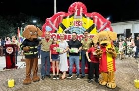 Presidente da Câmara é homenageado em formatura dos Bombeiros Mirins