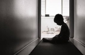 Filhos de mulheres vítimas de feminicídio passam a ter direito a pensão especial