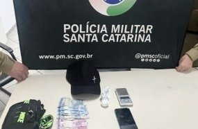 Foragido é preso por tráfico de drogas após perseguição e colisão em Joaçaba