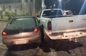Furto de veículo termina em colisão após perseguição policial em Herval d´Oeste
