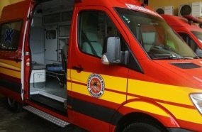 Idoso é atingido na cabeça por galho enquanto cortava árvore
