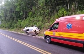 Bombeiros não encontram vítimas após capotamento na SC-390