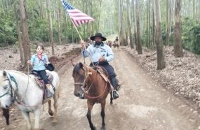 Primeira cavalgada celebra 62 anos de emancipação de Lacerdópolis