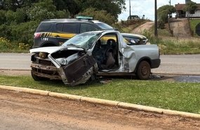 Idoso morre após colisão entre picape e caminhão em Campos Novos