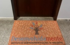 Polícia Civil faz buscas em consultório de mulher que se passava por psicóloga