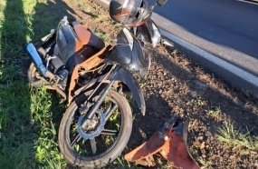 Motociclista fica ferida após colisão contra carro na SC-452