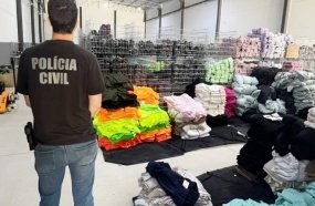 Polícia Civil apreende mais de 7 mil peças de roupas falsificadas em SC