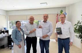 Prefeitura firma nova adoção de espaço público com empresa em Joaçaba