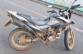 PM descobre mandado de prisão contra jovem durante abordagem a motocicleta 