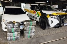 Carro de aplicativo é flagrado com 216 kg de maconha na BR-282