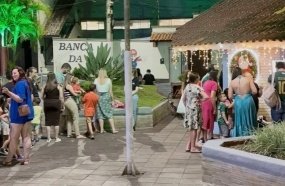 Casinha do Papai Noel mantém tradição e encanta famílias em Joaçaba