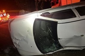 Morador de Joaçaba fica ferido após capotar veículo na SC-150