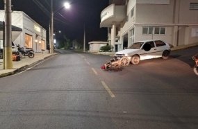 Motorista é detido por embriaguez após invadir preferencial e atingir moto