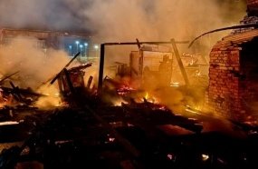 Bar e boate são destruídos por incêndio de grandes proporções na BR-116