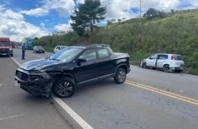 Criança fica ferida após colisão entre veículos na BR-470
