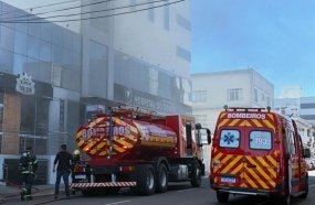 Incêndio em padaria mobiliza Bombeiros no centro de Campos Novos