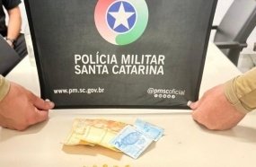 Indivíduo é preso após ser flagrado com drogas em Herval d’Oeste
