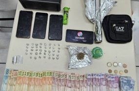 Som alto leva à apreensão de drogas com adolescente e prisão de homem