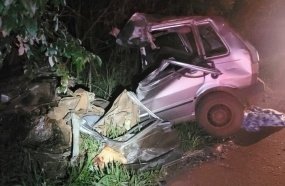 Colisão frontal entre carro e caminhão mata motorista na SC-159