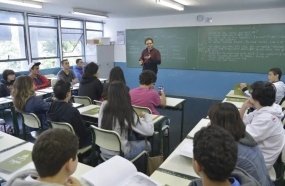 Governo federal reajusta piso do magistério para R$ 5.130,63