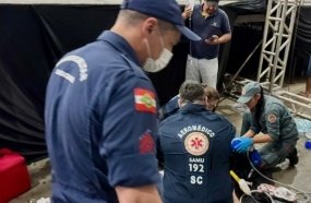 Trabalhador morre após queda de altura durante decoração de show no Oeste