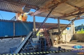 Trabalhador morre após sofrer queda durante manutenção em barracão