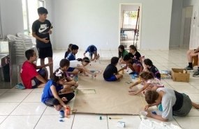 Crianças participam do primeiro dia da Colônia de Férias do SCFV