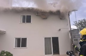 Incêndio atinge residência de dois andares no Centro de Catanduvas