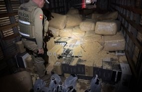 Carga de vinho, camarão e azeite é apreendida durante operação em Água Doce