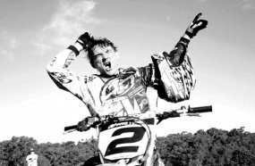 Multicampeão do motocross morre em acidente de moto em Campo Erê