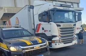 PRF localiza motorista que fugiu após acidente com carreta na BR-480